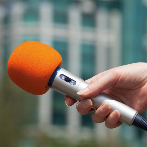 Handgehaltenes Mikrofon