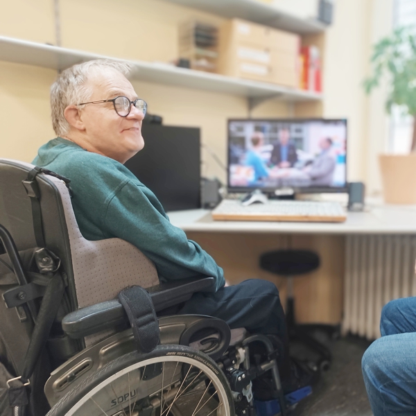 Teilnehmer arbeitet am PC